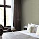 Tapet Origin Kakelmotiv med Ormskinn Tryck Beige EW347790