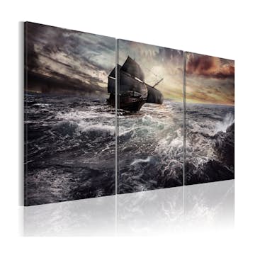 Tavla Arkiio Lonely Ship On A High Seas