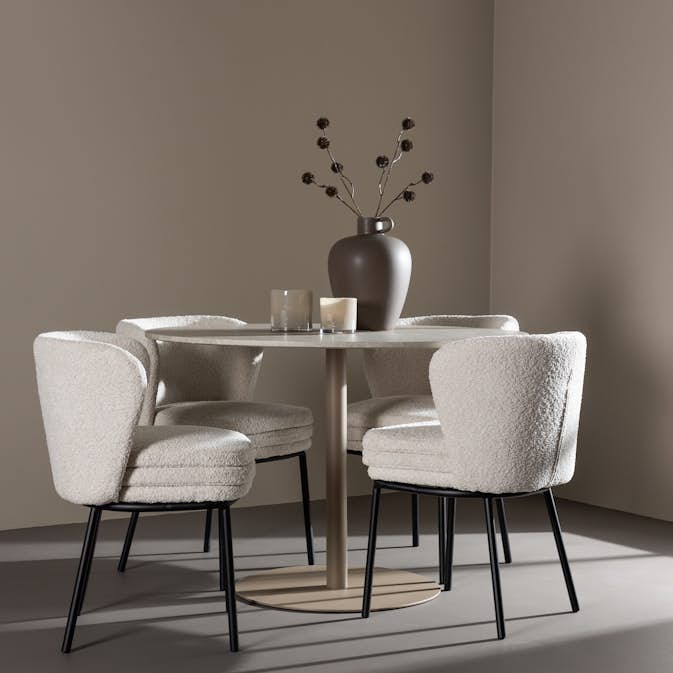 Matgrupp Venture Home Lycke Ø110 med 4 st Agnes Stolar