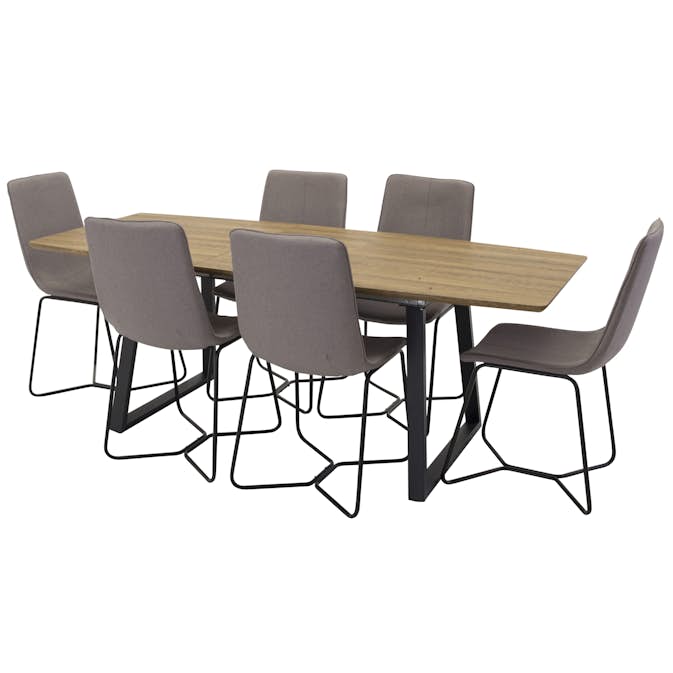 Matgrupp Venture Home Ina med 4 Xtra Stolar Polyester