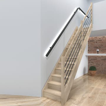 Spartrappa Dolle Helsinki Ek Rak Räcke med Svart Alu Fyllning och Sättsteg