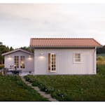 Attefallshus Baseco Risnäs 25m² Trästuga med Sadeltak & 2-glas Fönster