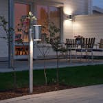 Trädgårdslykta Gnosjö Konstsmide Ull Upp/ned 2x8W Dimbar LED Galv Inkl. Stolpe