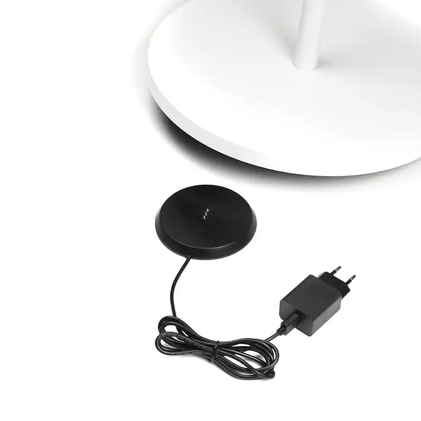 Golvlampa Gnosjö Konstsmide Pomezia USB