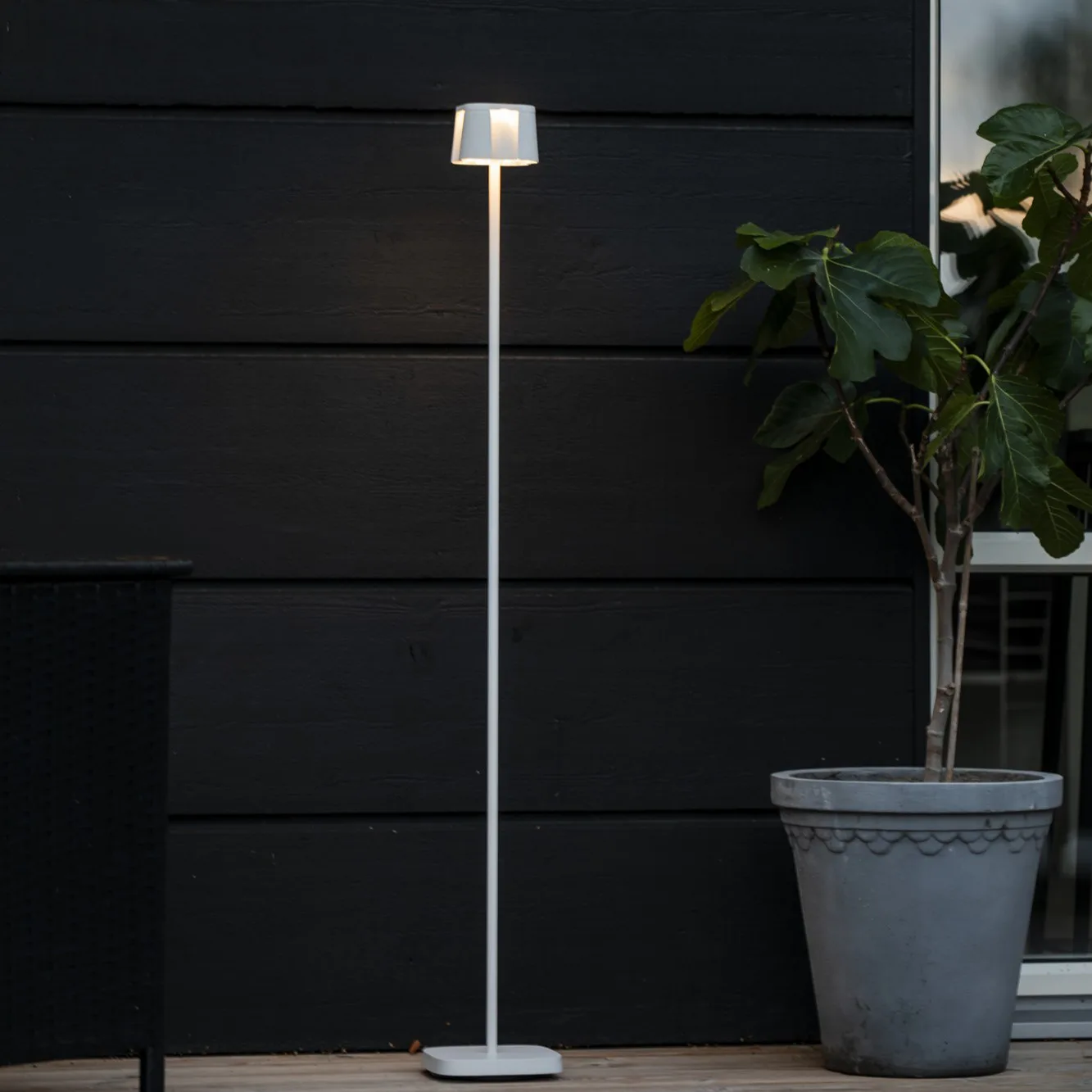 Golvlampa Gnosjö Konstsmide Nice USB