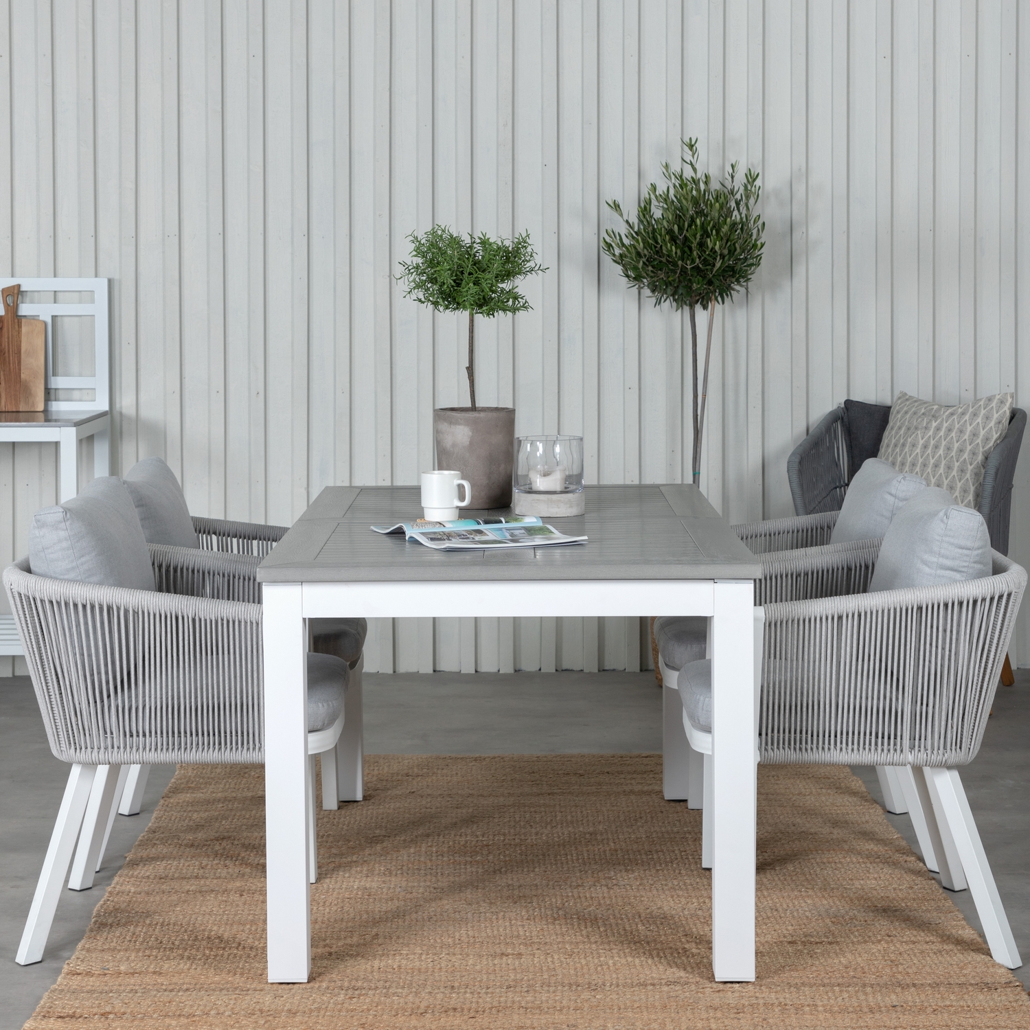 Matgrupp Venture Home Aleyna med 4 Virya Matstolar