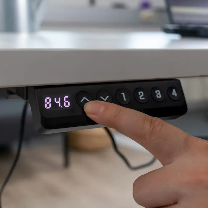 Skrivbord Lykke M200 140x70 cm Höj- och sänkbart