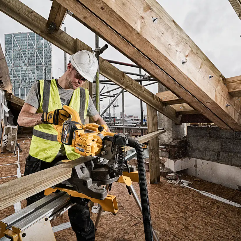 Kap- och Gersåg Dewalt DCS777T2-QW Med batteri och laddare 54 V