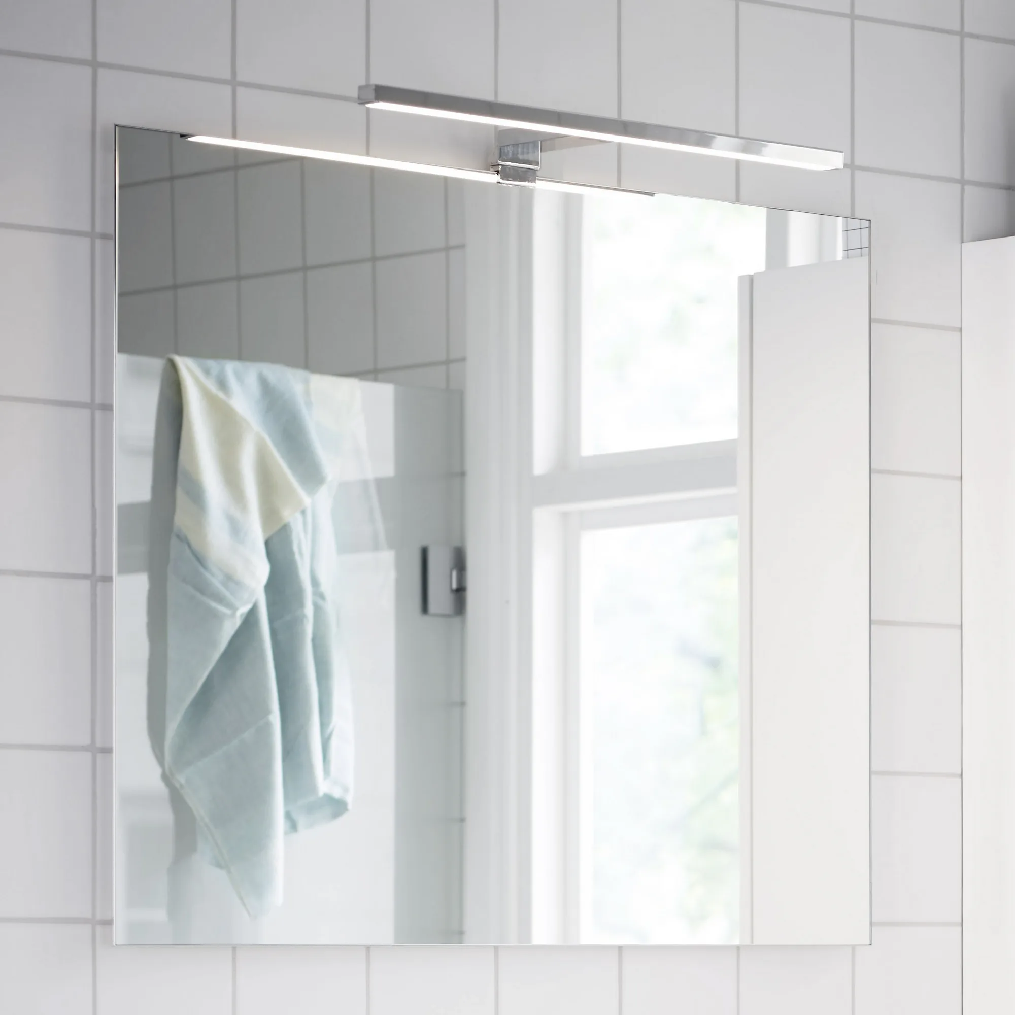 Spegelbelysning Vedum Nite LED Bredd: 550 mm, Krom