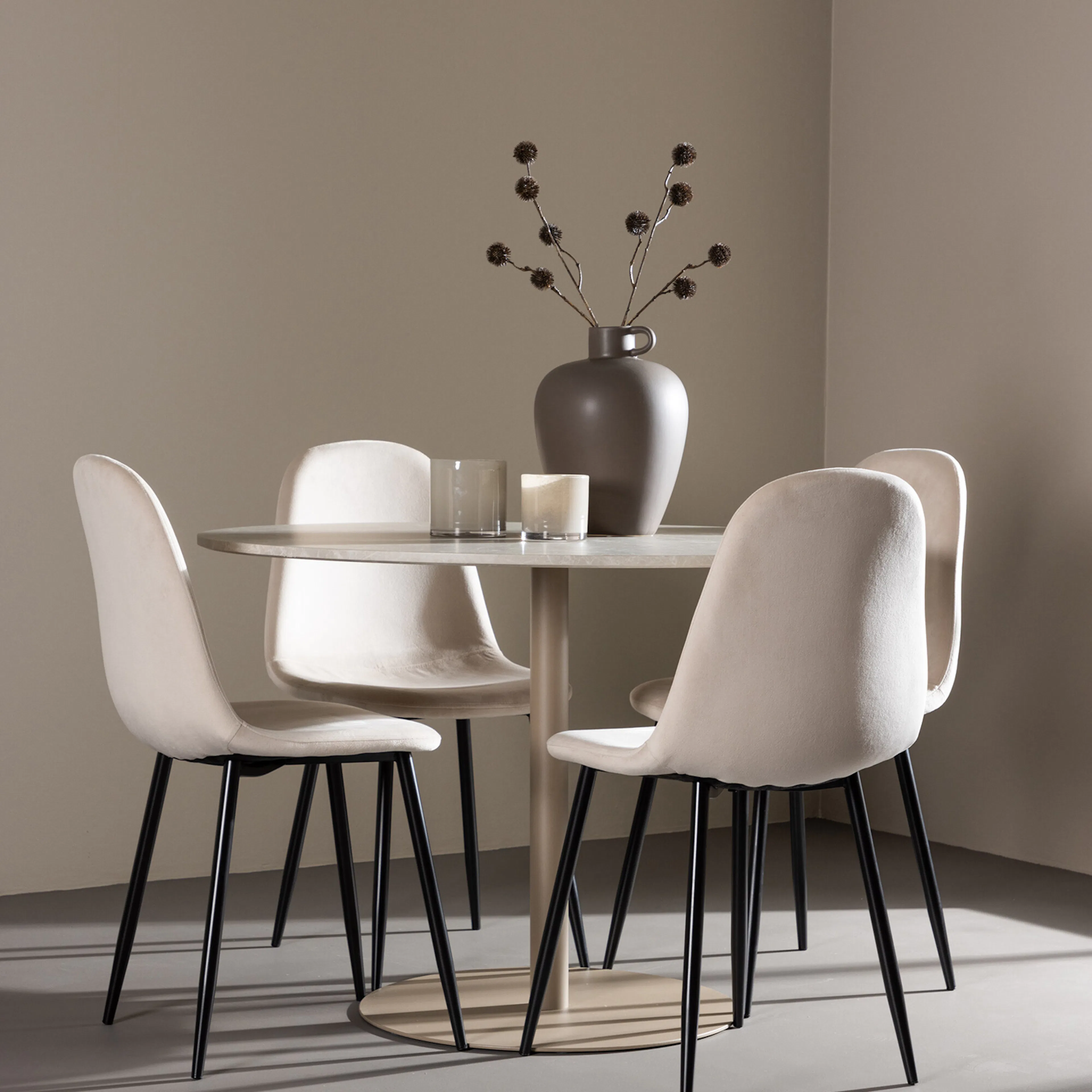 Lycke Dining Table with Polar Dining Chair Beige/Beige
