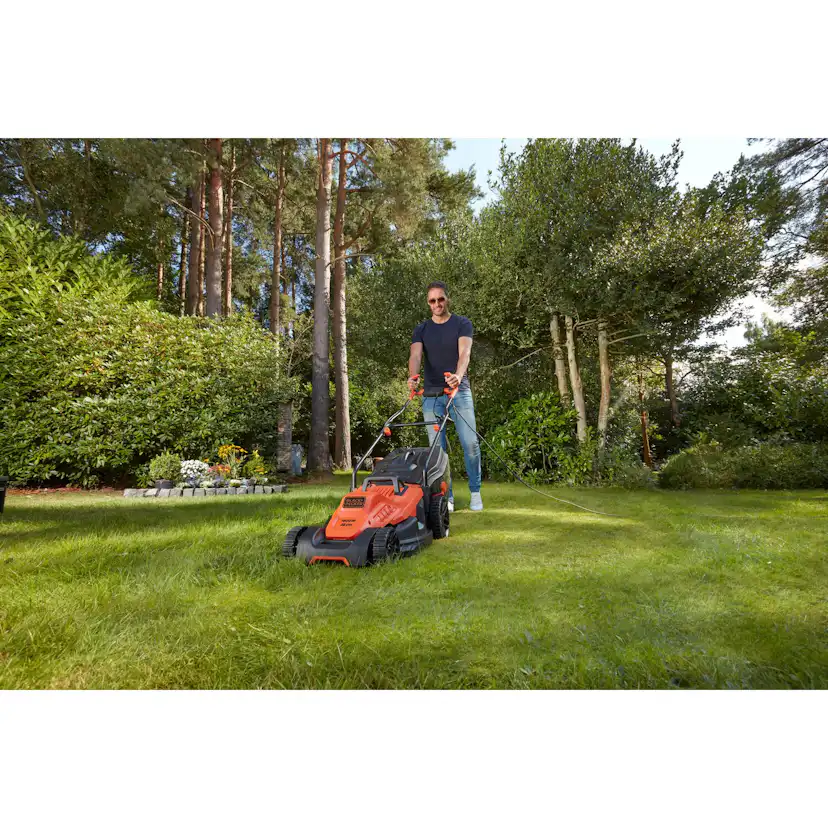 Gräsklippare Black & Decker BEMW471Bh 38Cm 1600W