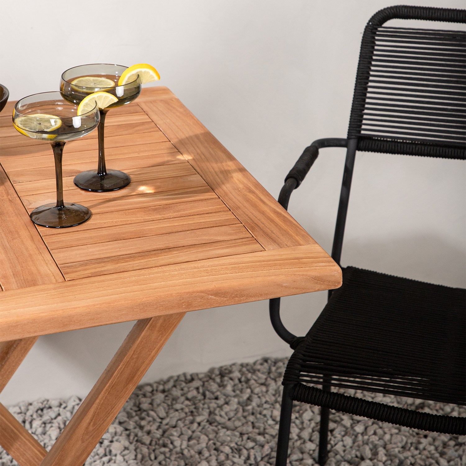 Cafébord Venture Home Kenya 70x70cm, Hopfällbart Träbord i Teak till Uteplatsen