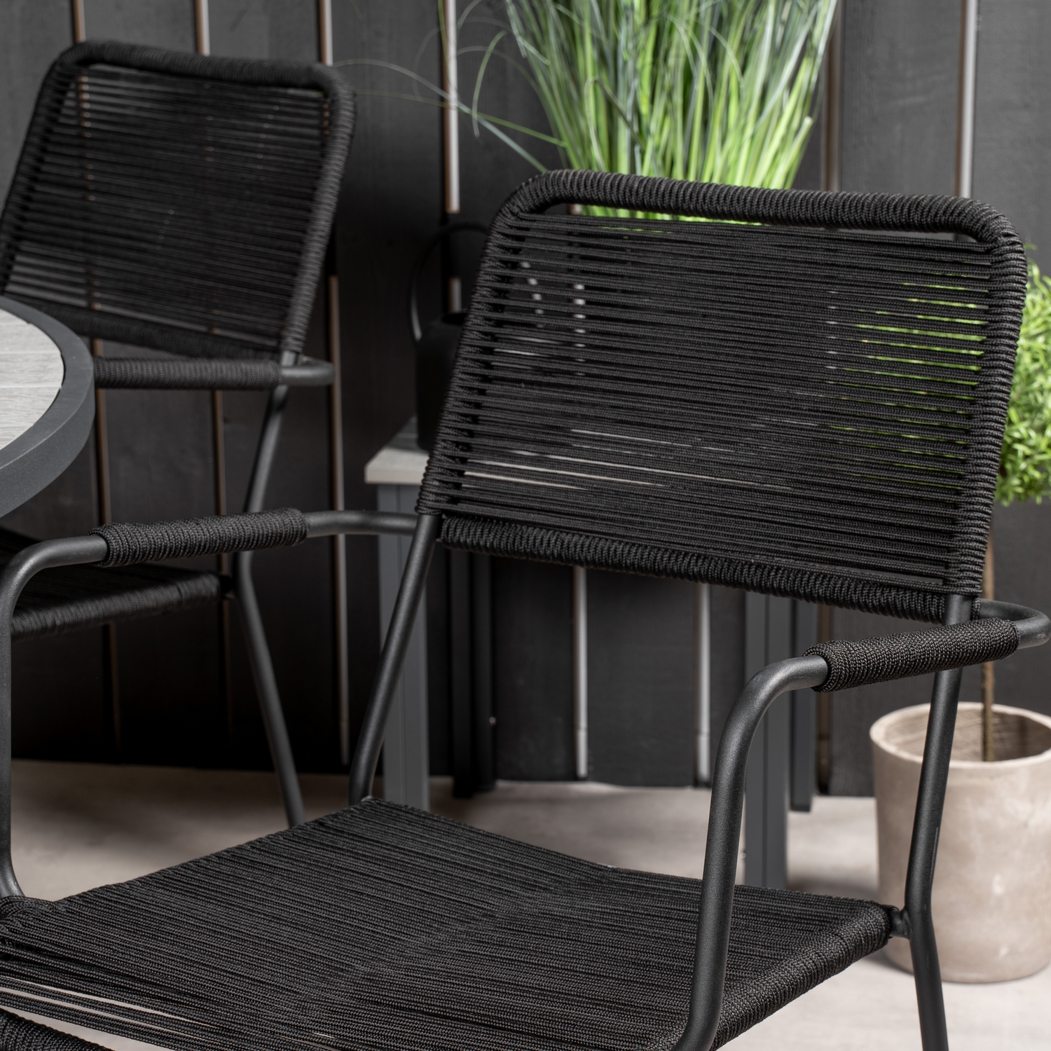 Matgrupp Venture Home Pincy Ø140 med 6 Leon Karmstolar