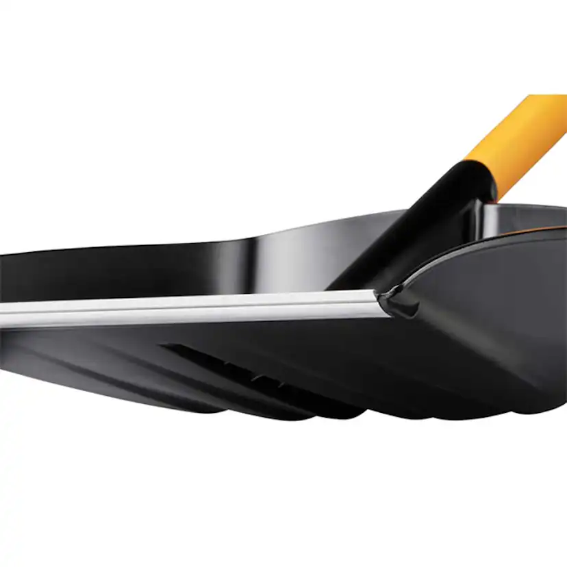 Snöskyffel Fiskars X-Series
