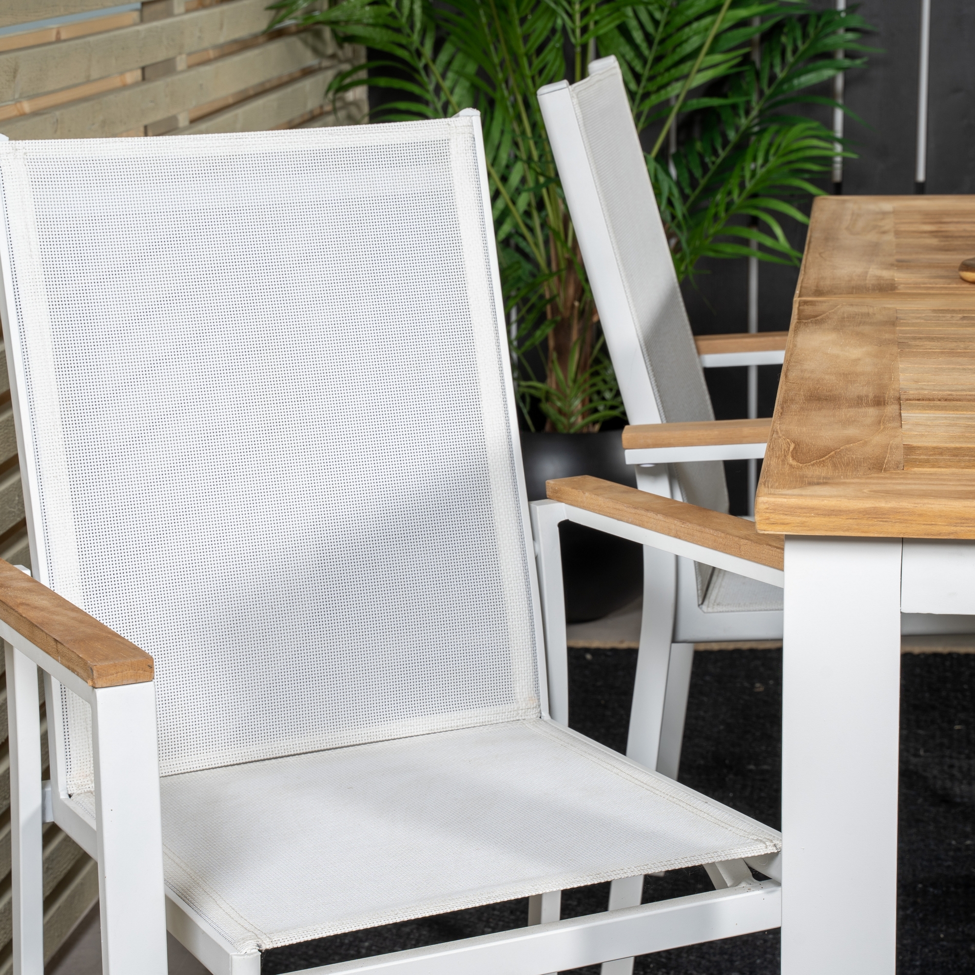 Matgrupp Venture Home Perla 152/210 med 4 Thea Matstolar