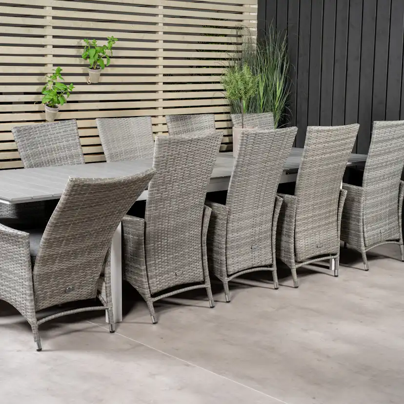 Matgrupp Venture Home Lova 224/324 med 10 Pishi Karmstolar