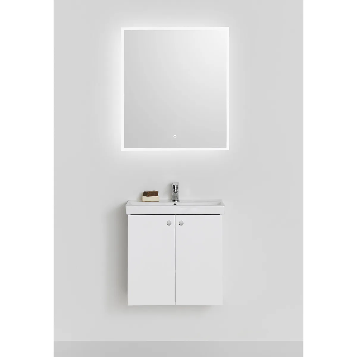 Möbelpaket Hafa Neat 550 med Luckor och Spegel Store Square LED