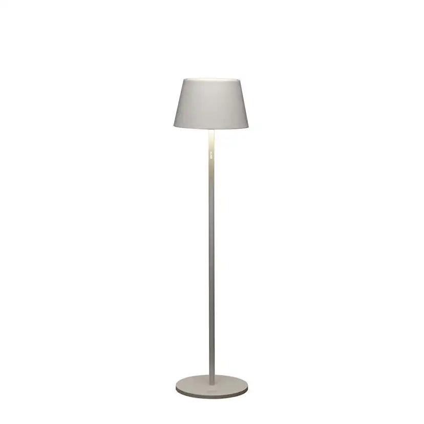 Golvlampa Gnosjö Konstsmide Pomezia USB