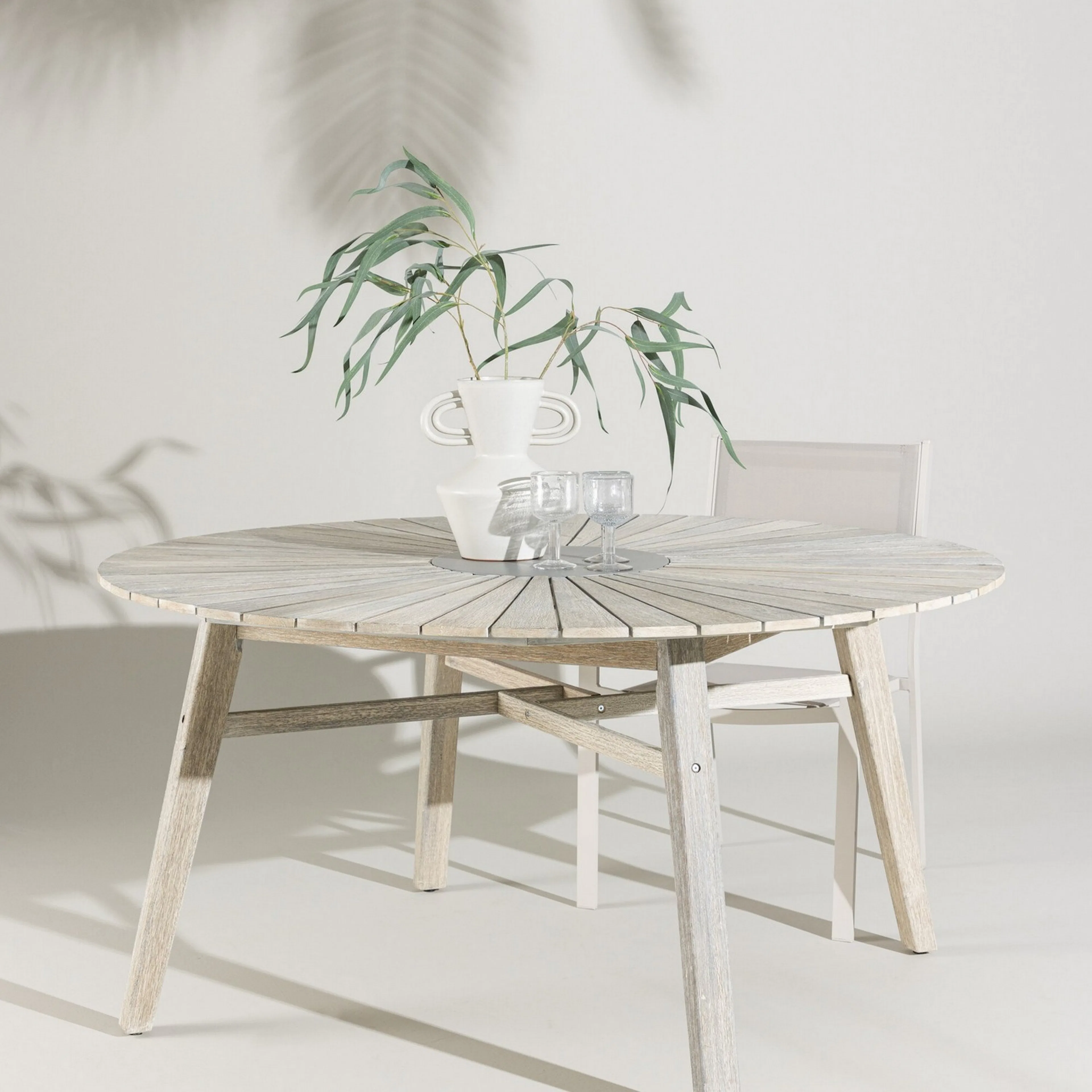 Utebord Venture Home Rives Ø150 cm, Runt Träbord för Utomhusbruk