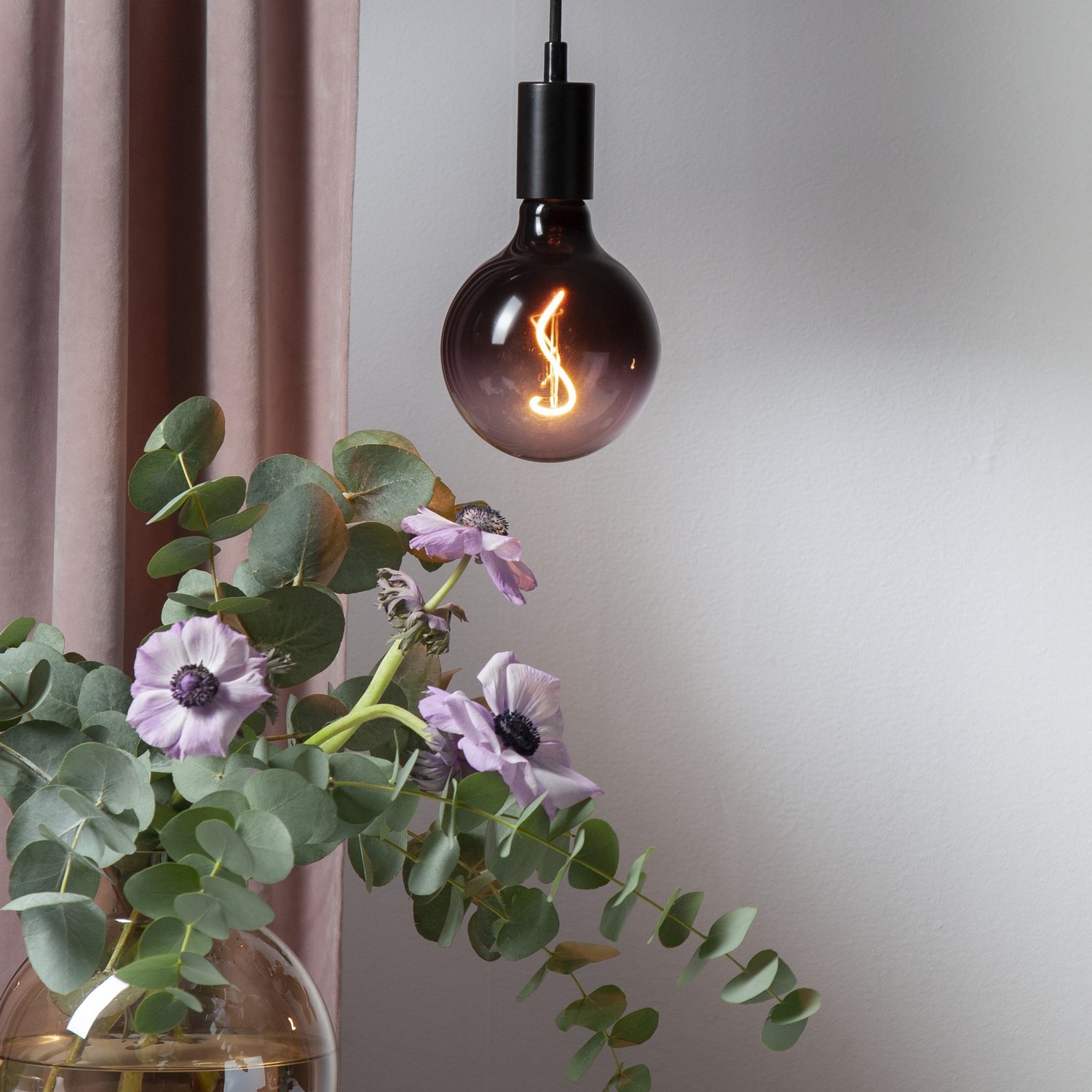 LED-lampa Star Trading E27 G125 Svart/Rosa