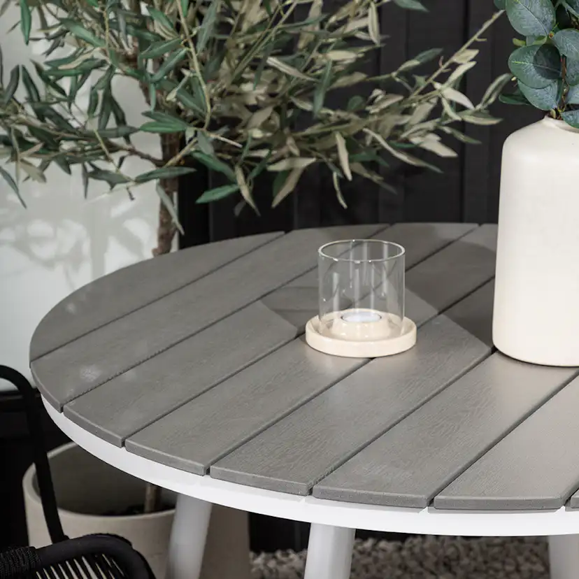 Matgrupp Venture Home Break med 2 Lindos Stolar
