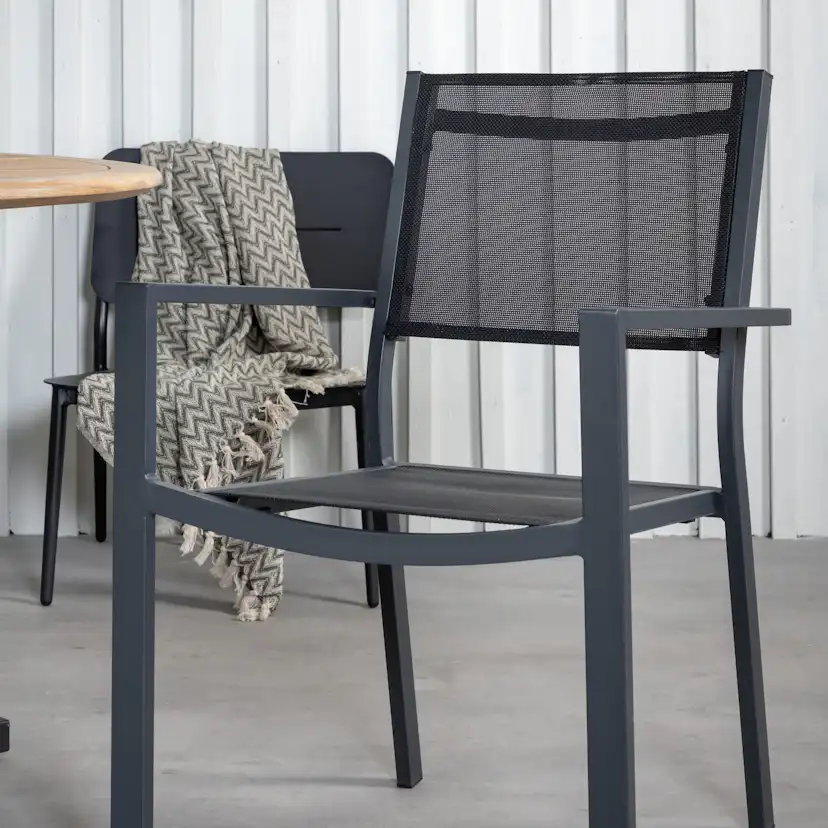 Matgrupp Venture Home Zurc med 4 Curz Stapelbara Matstolar