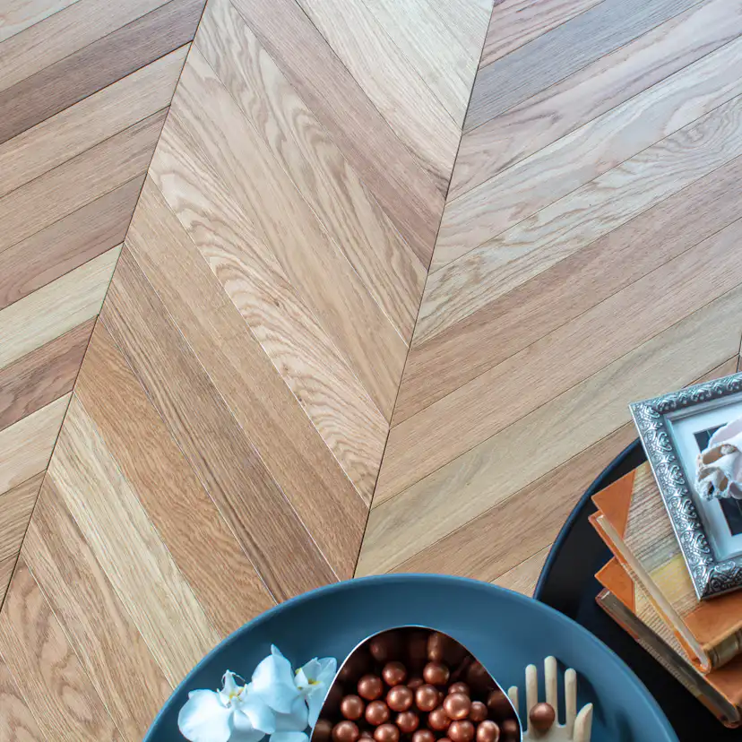 Fiskbensparkett Nordic Floor Ek 1-Stav Chevron Natural 45°
