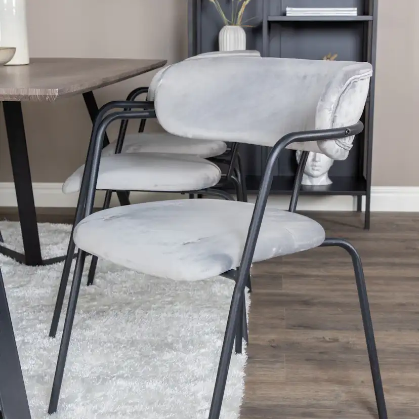 Matgrupp Venture Home Madde med 6 Aris Stolar Sammet