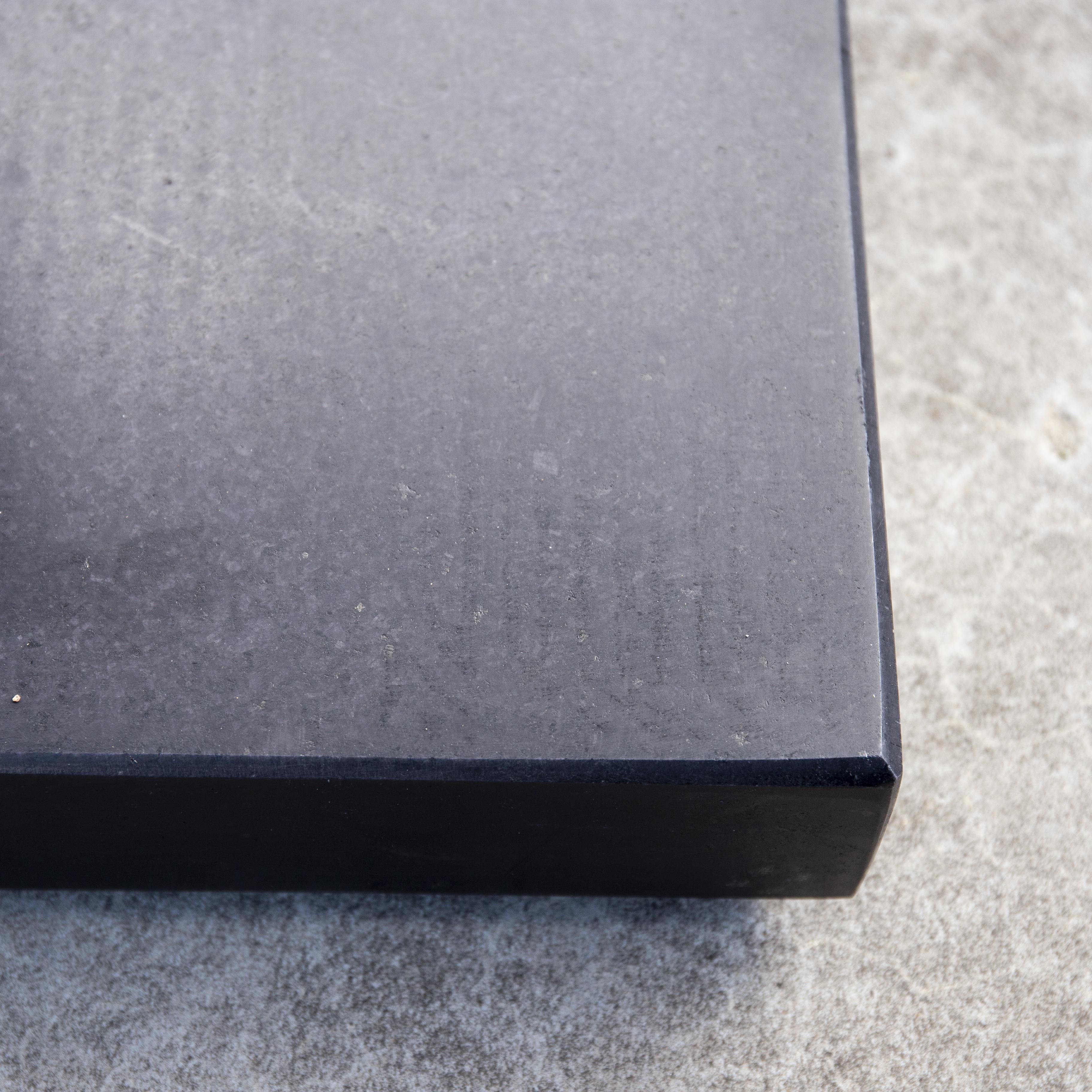 Stathera - Umbrella stone - Granite Svart