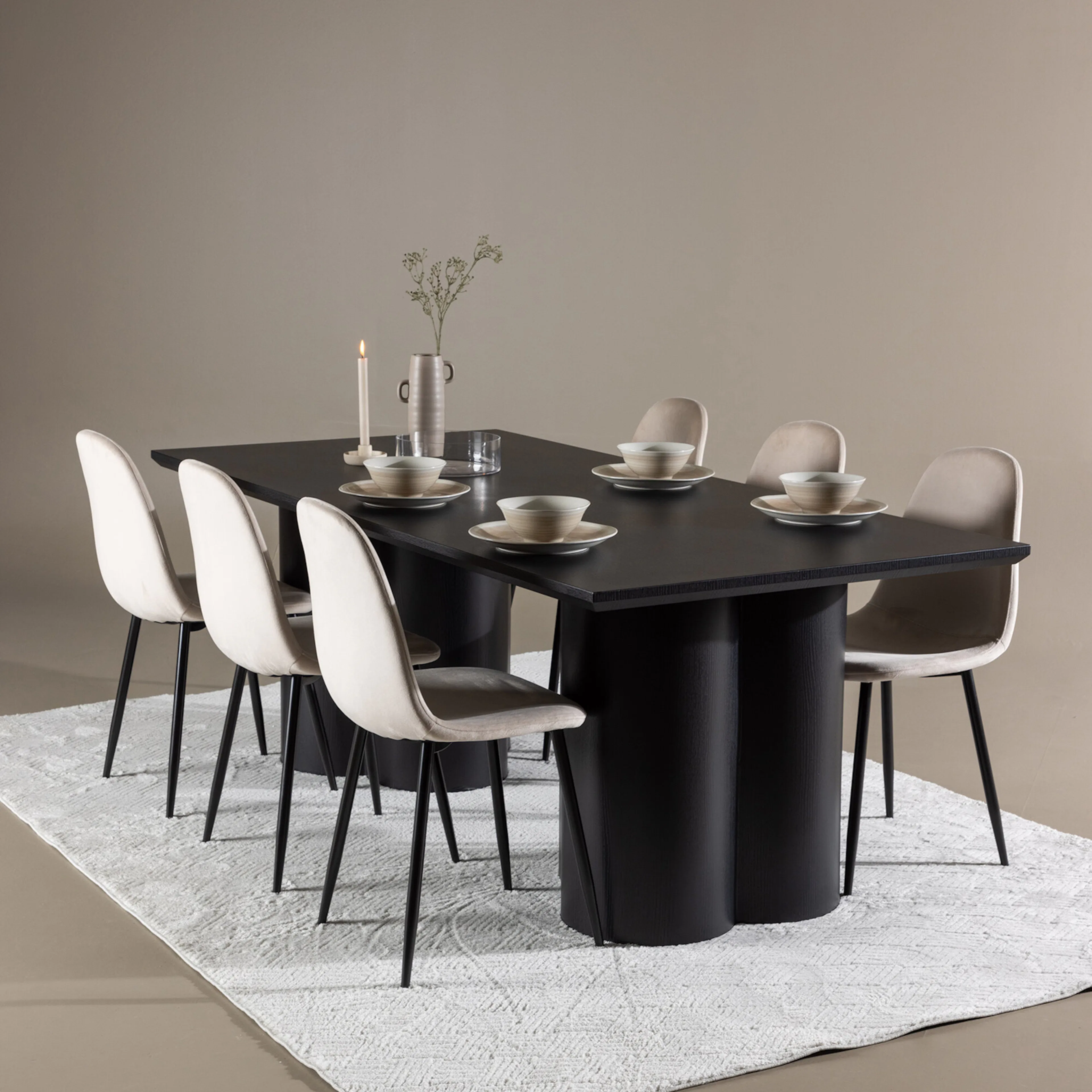 Olivia Dining Table with Polar Dining Chair Färg: Svart/Beige, Ben: Svarta
