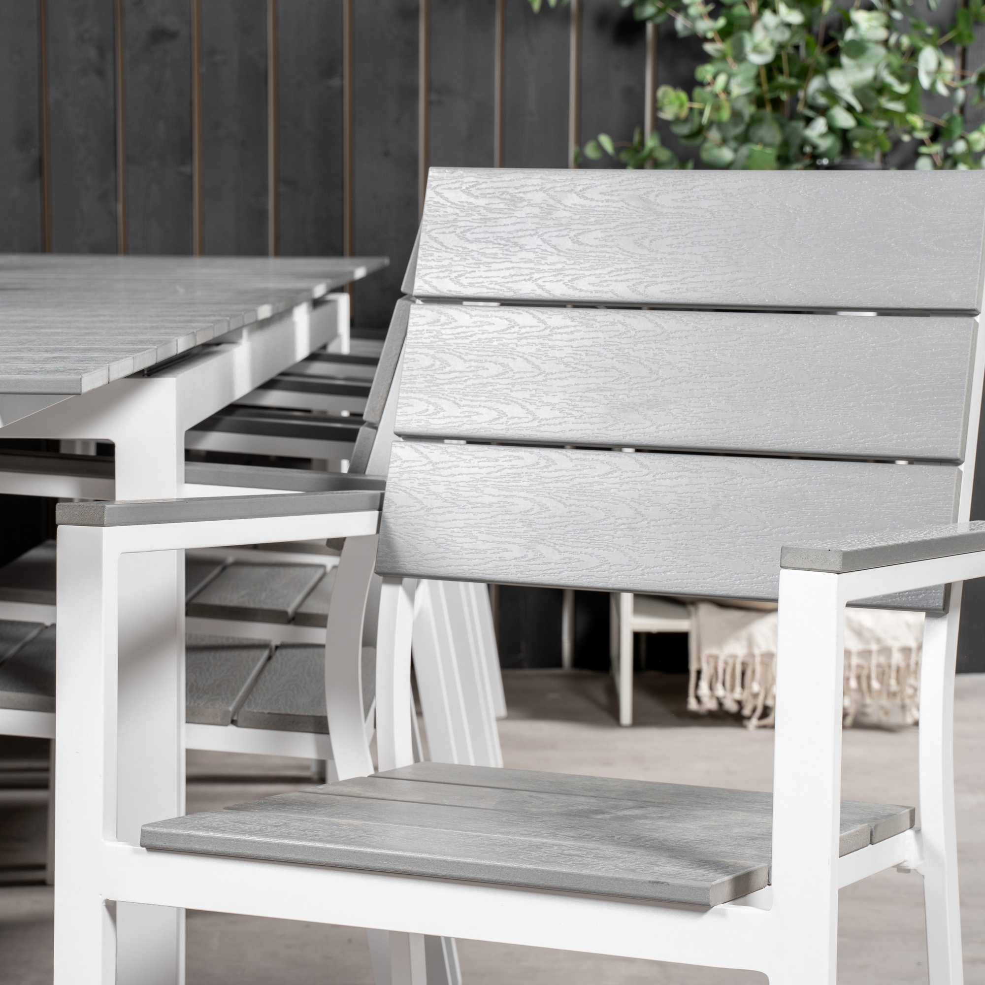 Matgrupp Venture Home Lova 224/324 med 10 Lova Matstolar