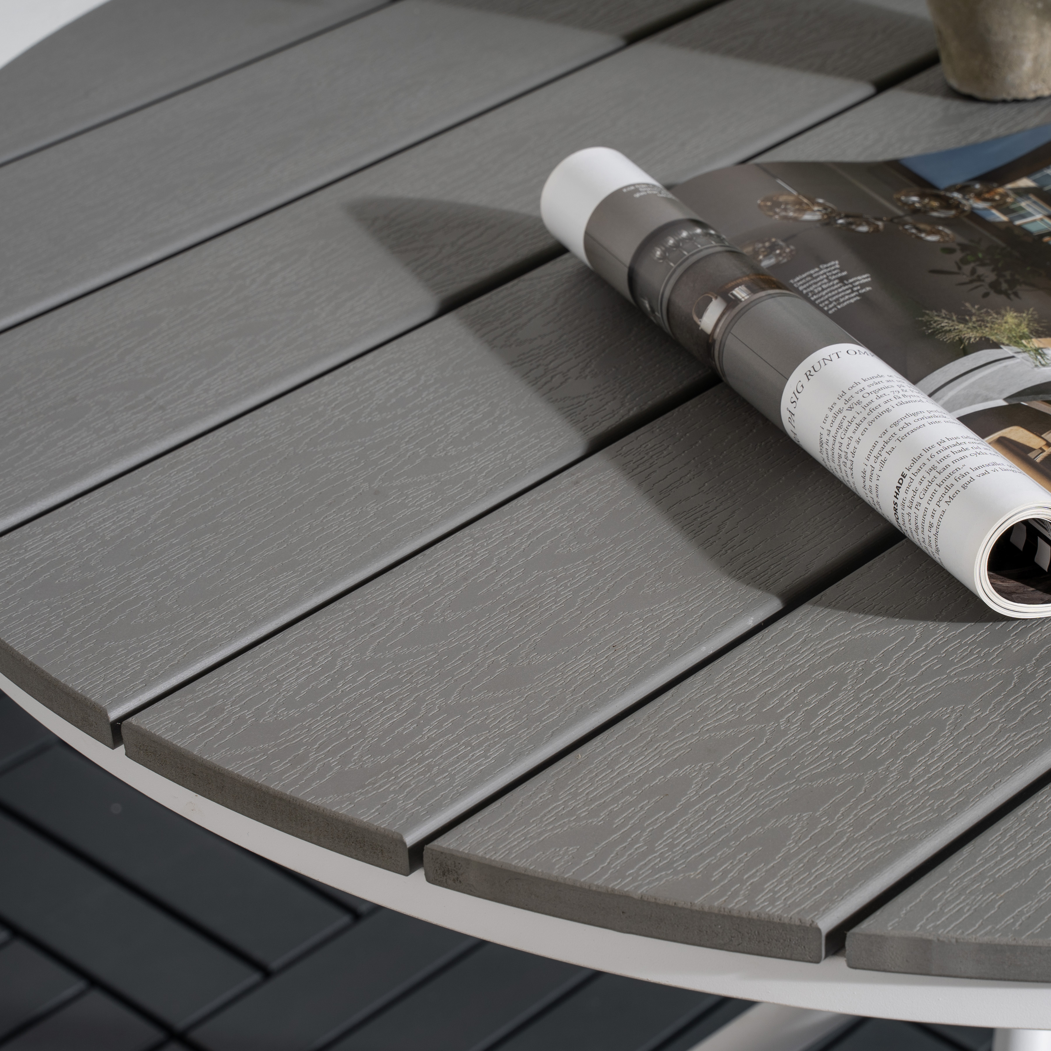 Cafégrupp Venture Home Pincy Ø 90 med 2 Bront Stolar