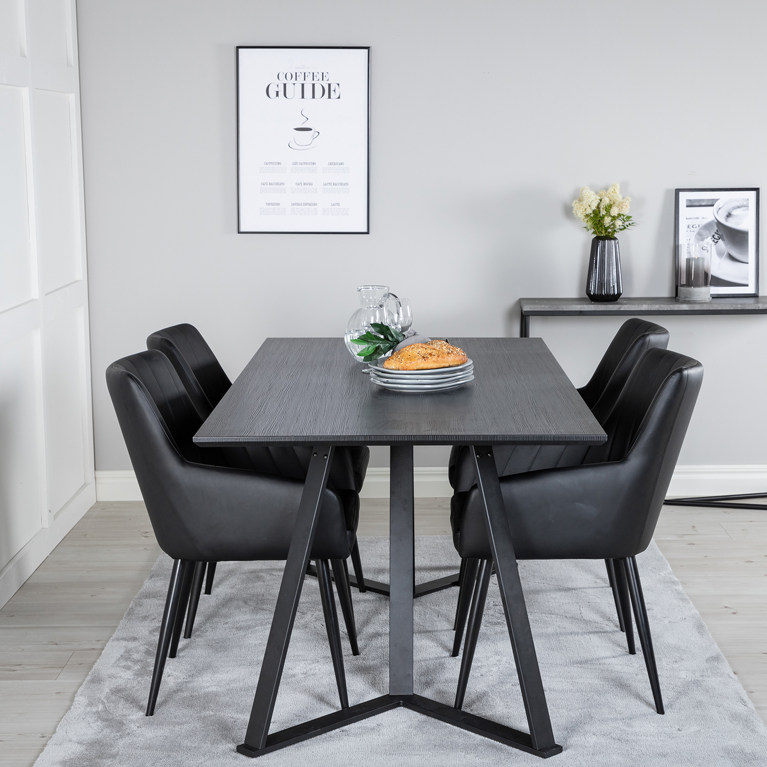 Matgrupp Venture Home Madde med 4 Corina Stolar Konstläder