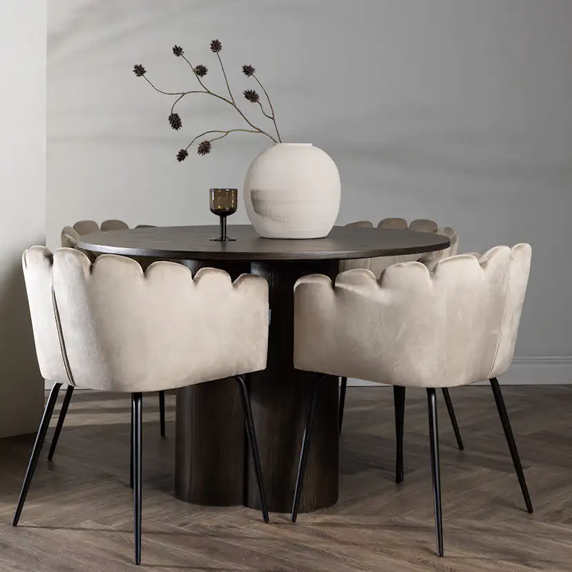 Matgrupp Venture Home Olivia Ø 110 cm med 4 Limhamn Stolar Sammet