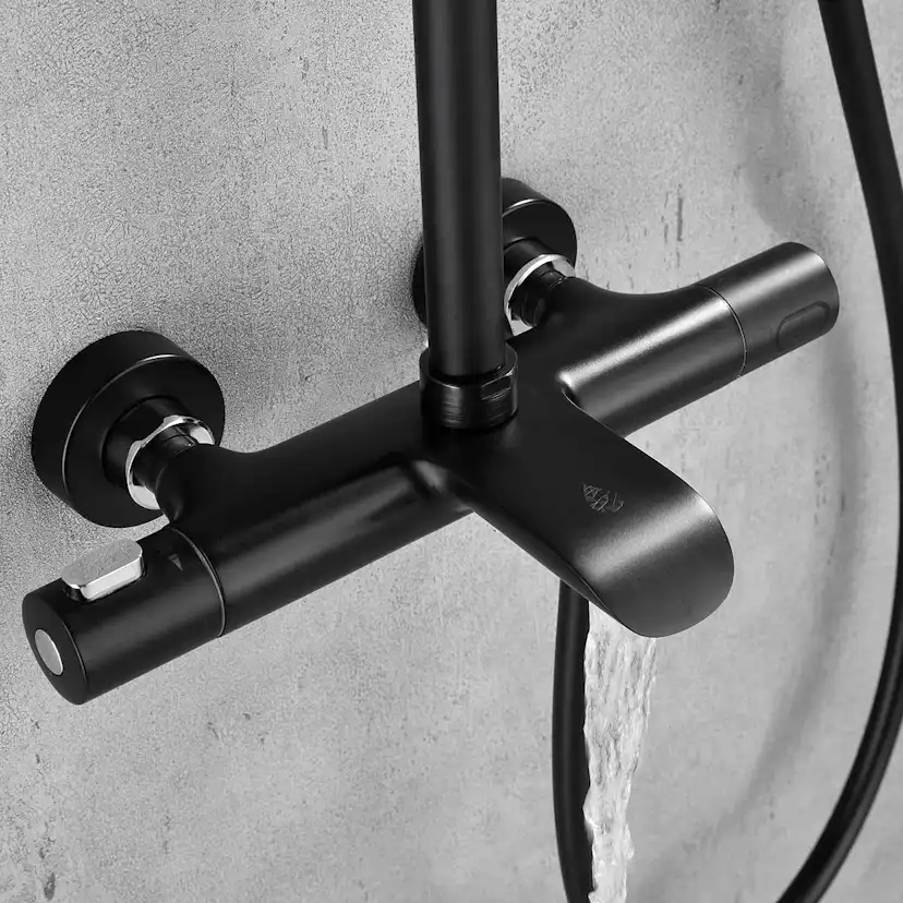 TAKDUSCHSET BRUSA TAPP SVART CC150 MED Ø240 DUSCHHUVUD Svart