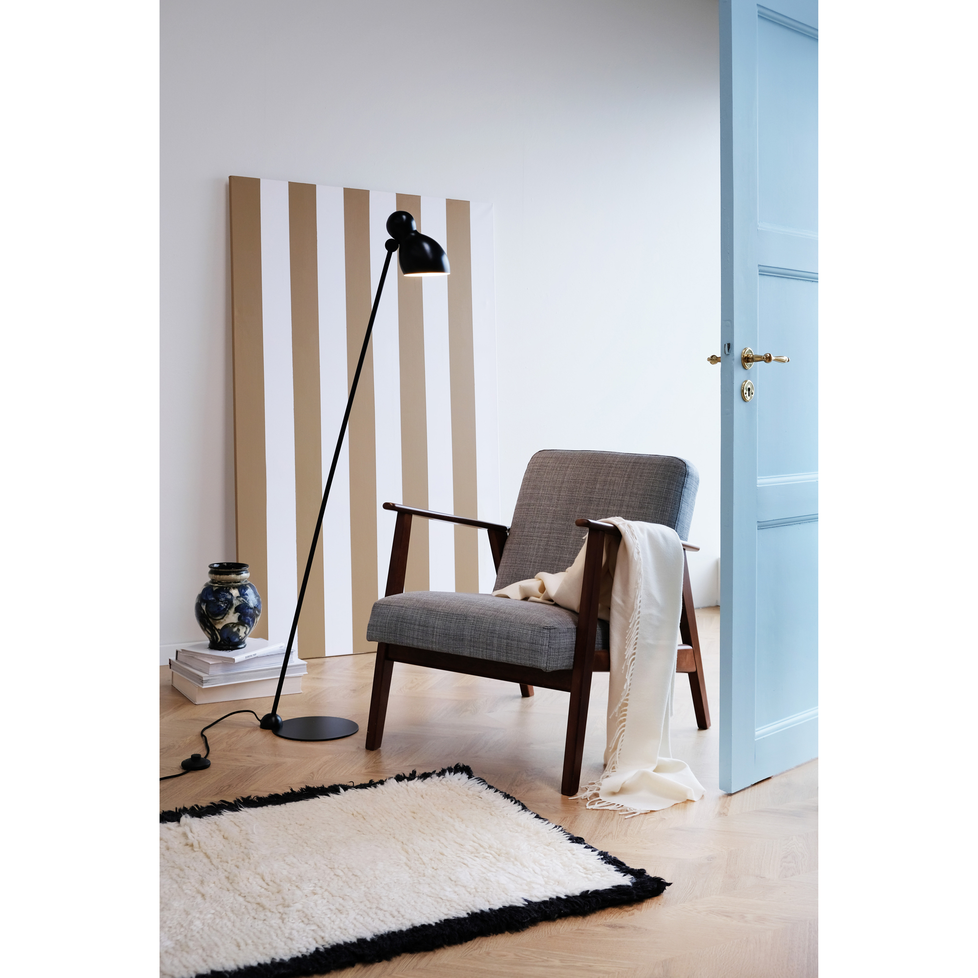 Golvlampa Dyberg Larsen Ludo