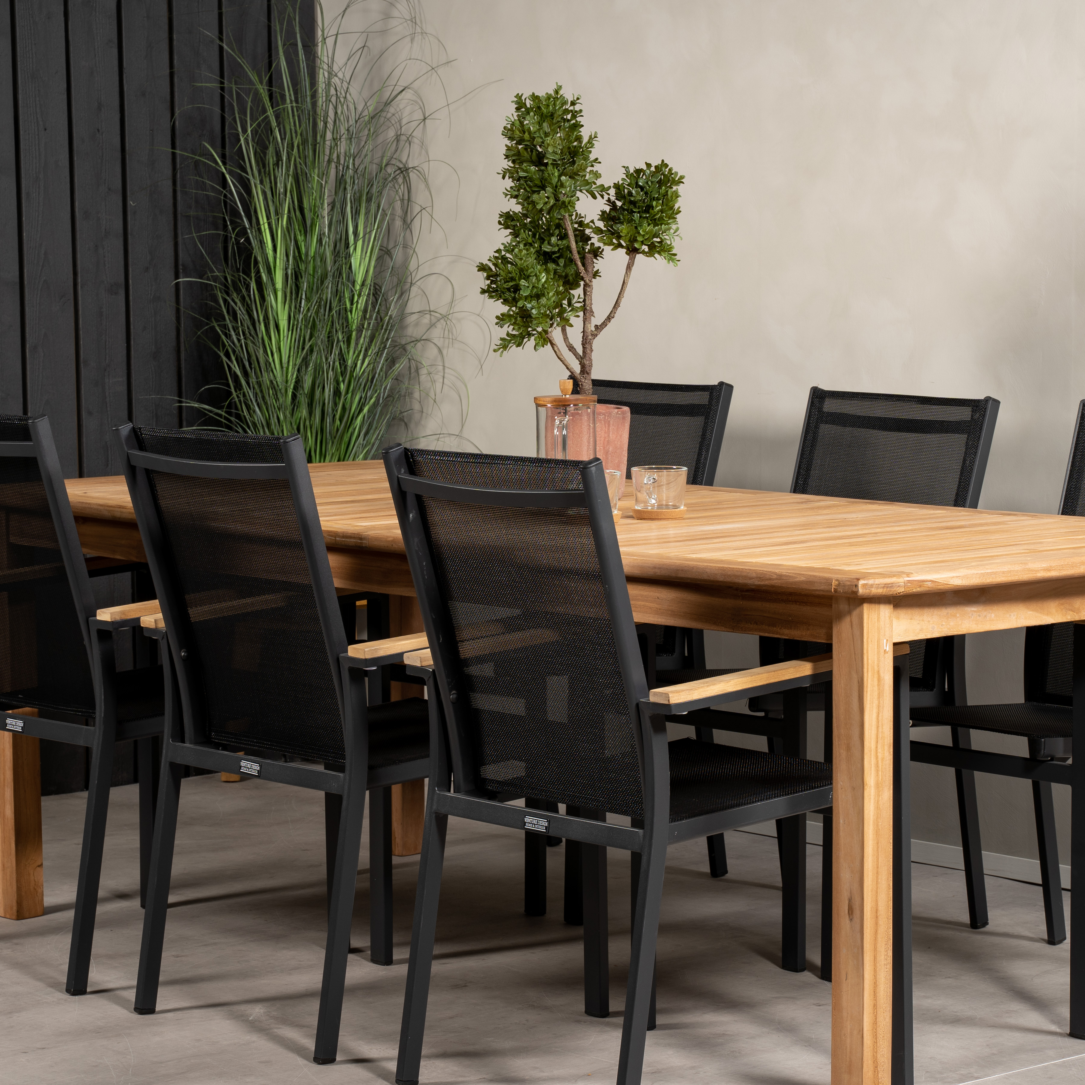 Matgrupp Venture Home Kiara 220 med 6 Thea Matstolar