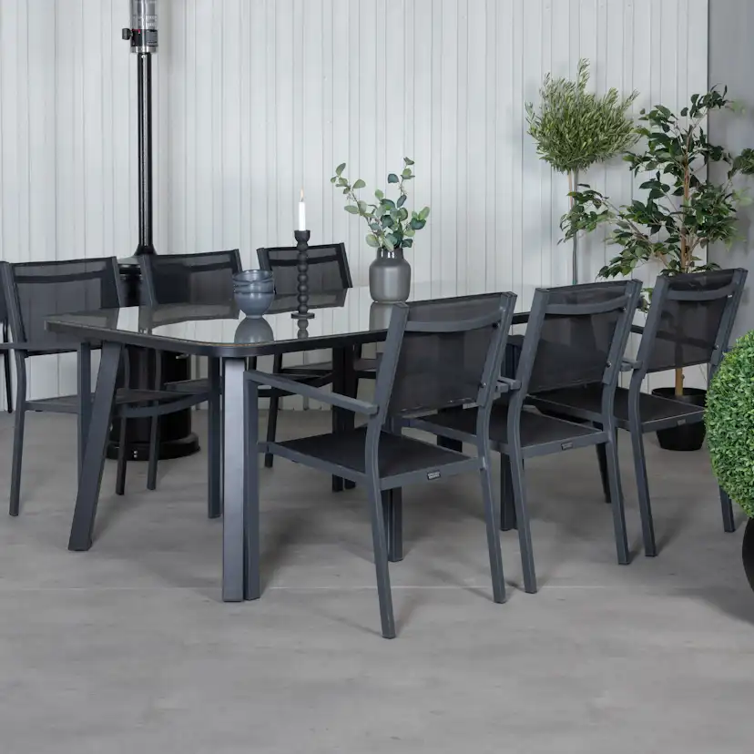 Matgrupp Venture Home Olle med 6 Curz Stapelbara Matstolar