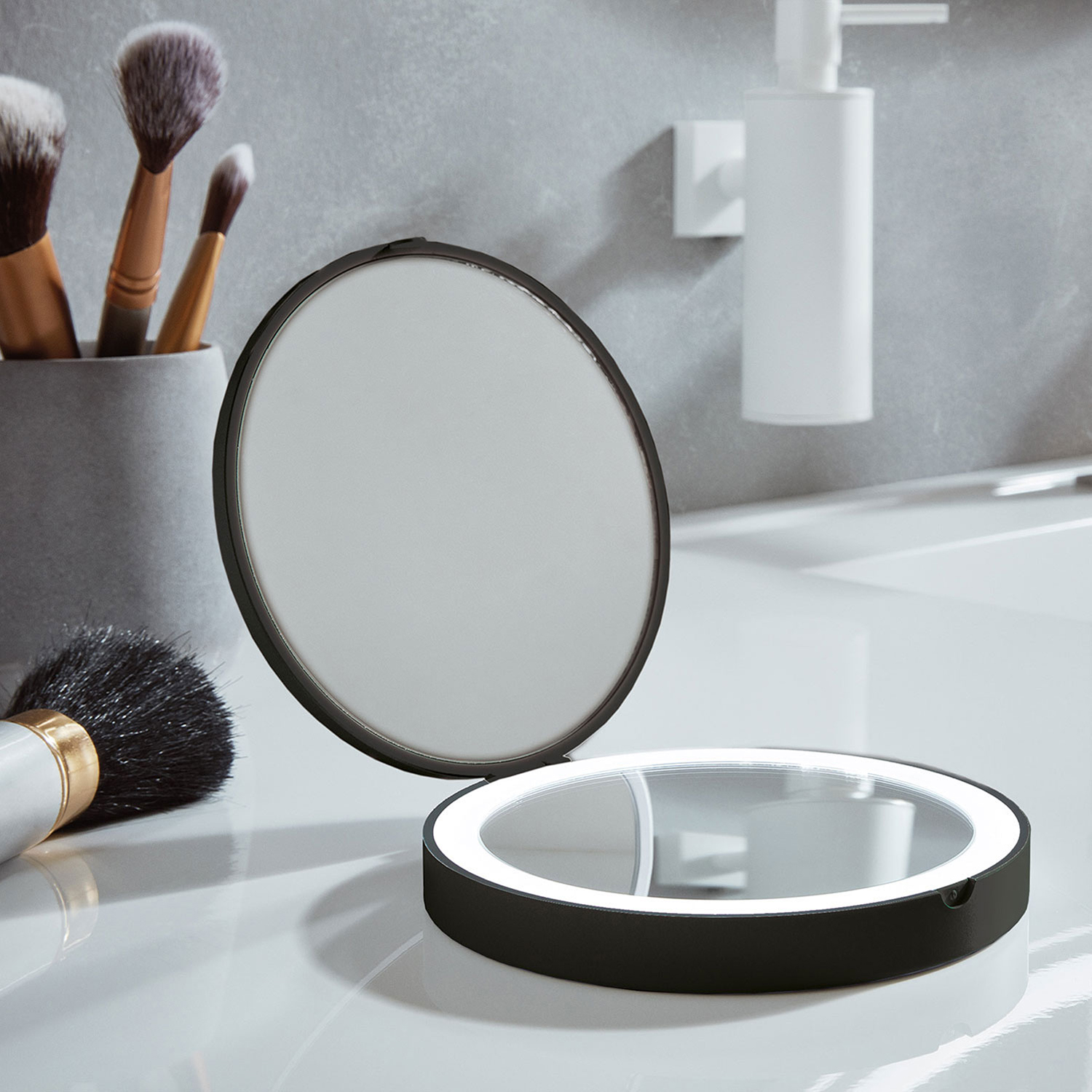 OUTLINE LITE RESESPEGEL, LED, NORMAL/7X, MATT SVART, DIAM 12 Svart