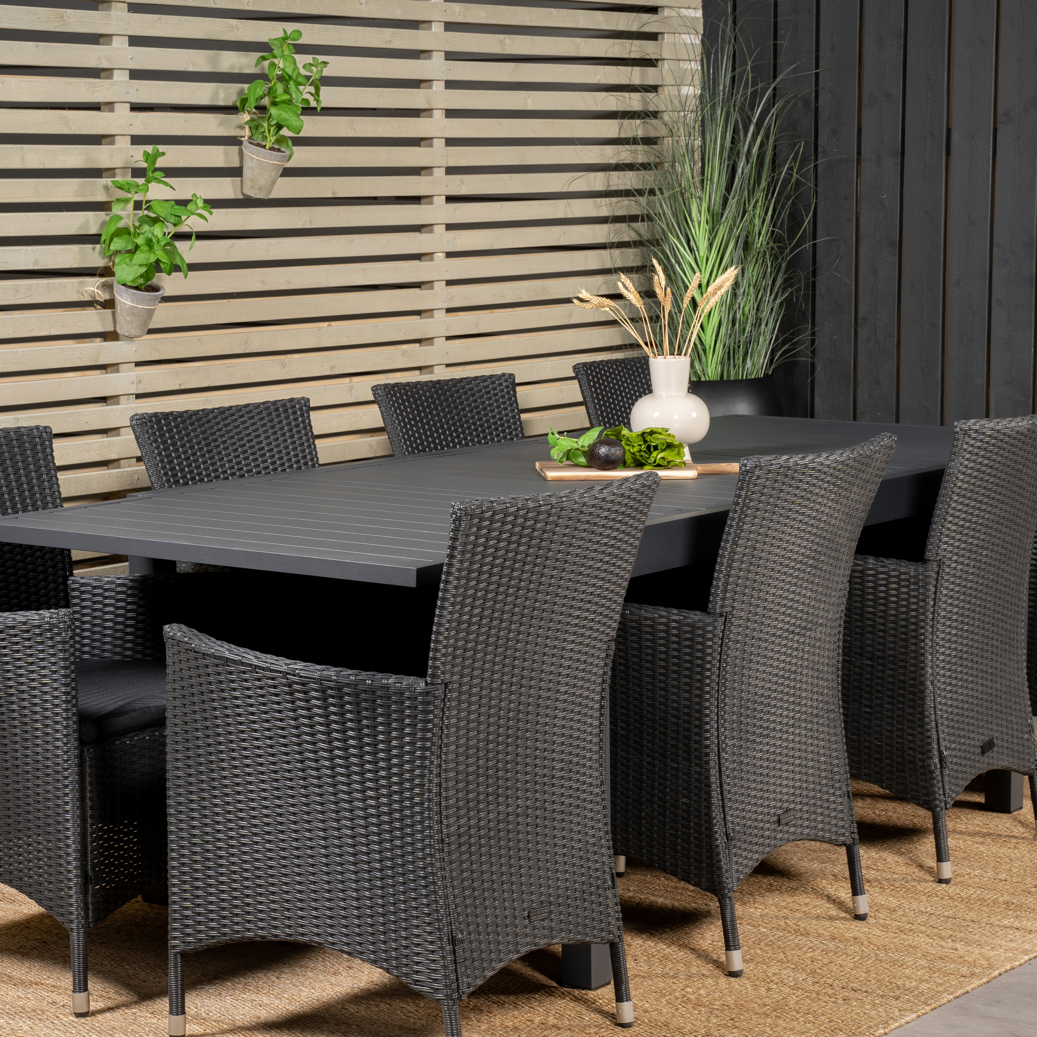 Matgrupp Venture Home Madrid 160/240 med 8 Kira Stolar