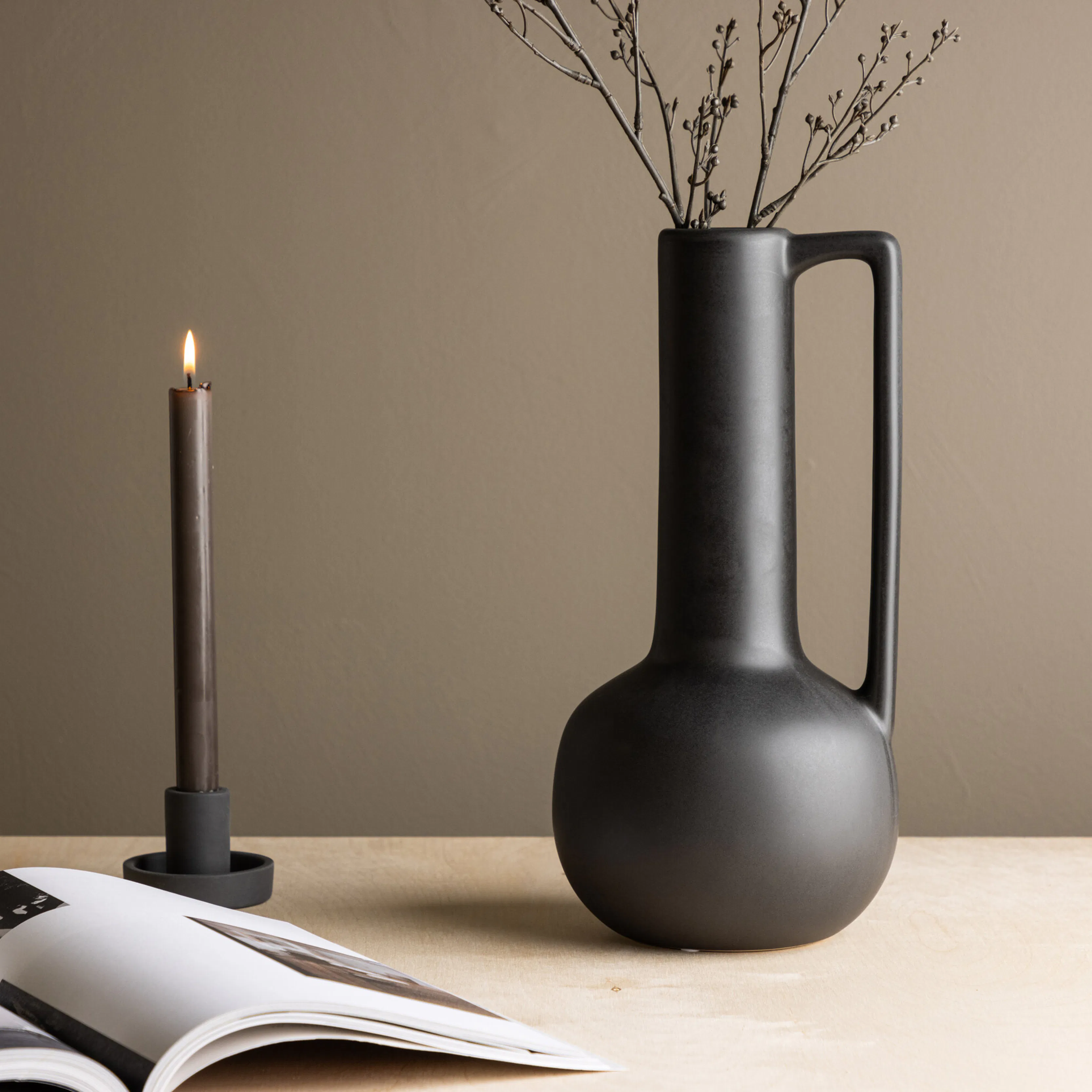 Allis Vase - Matte Black - 18*18*36 cm Svart