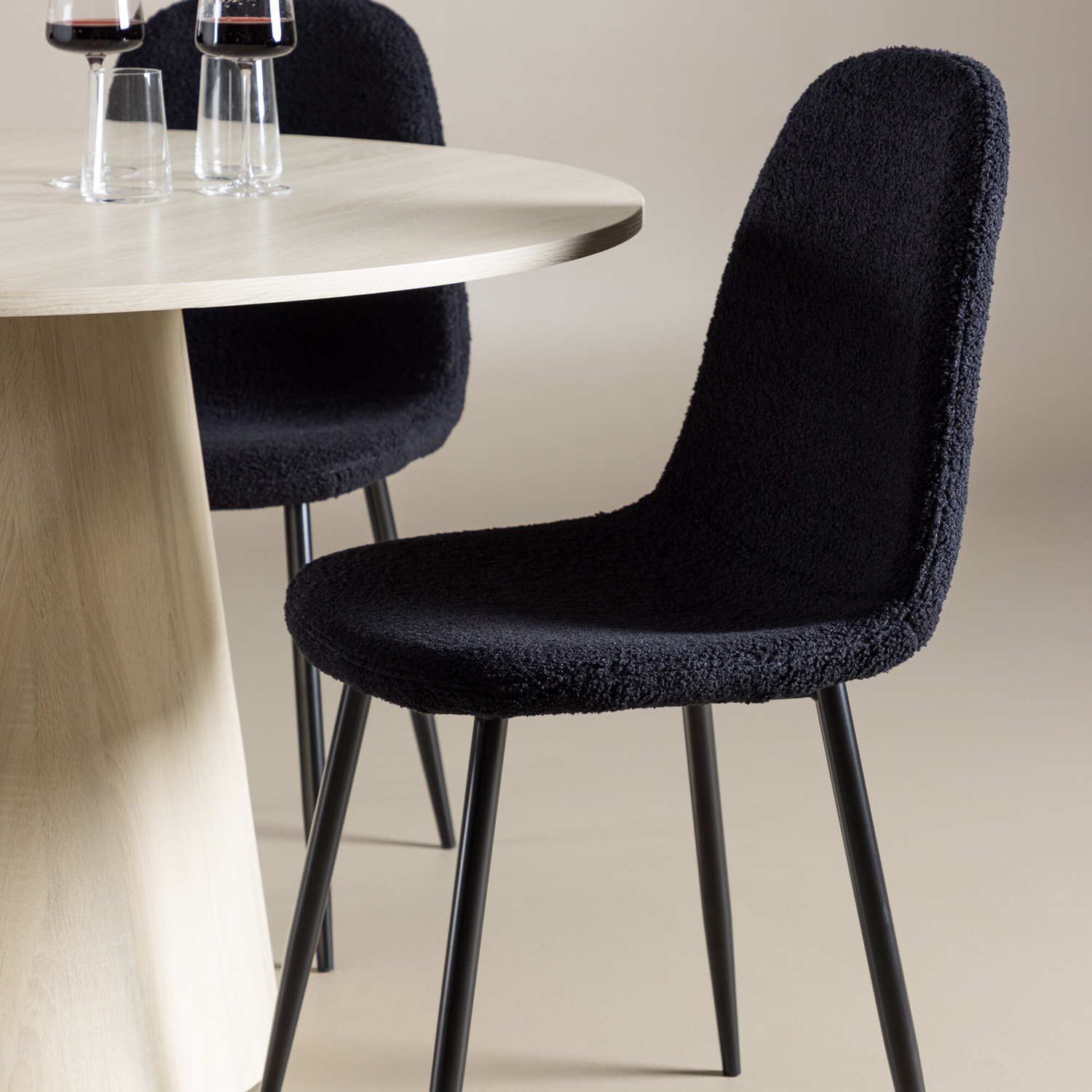Matgrupp Venture Home Lanzo Ø120 med 4 st Polar Stolar Teddy