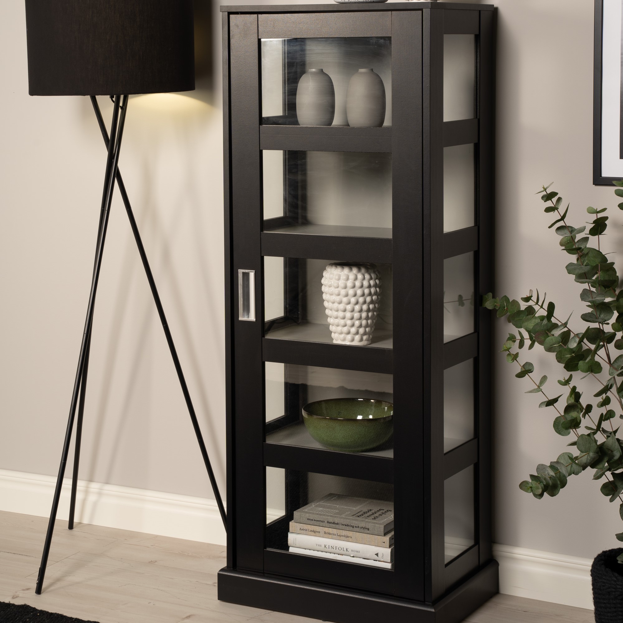 Högskåp Venture Home Lock