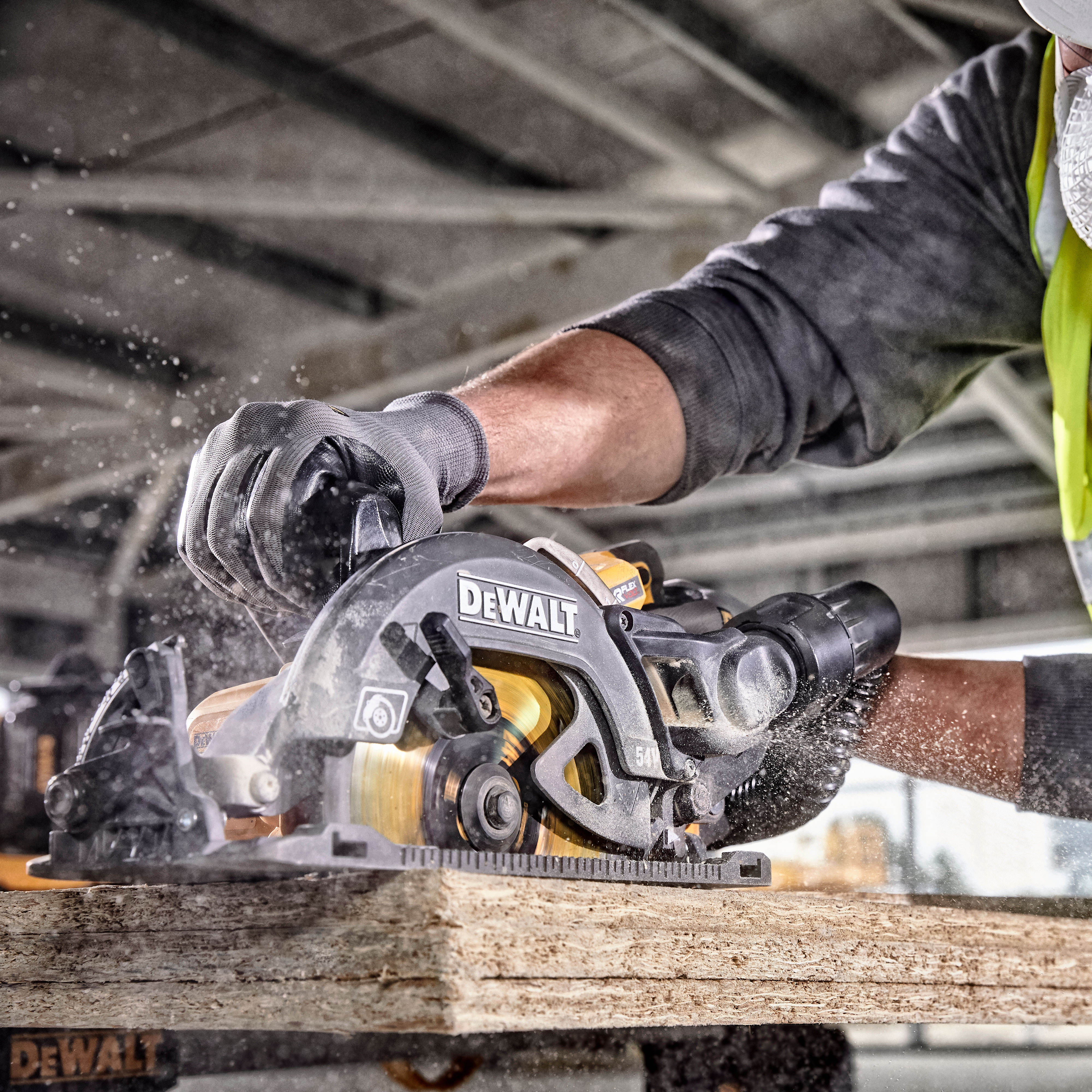 Cirkelsåg Dewalt DCS577N-XJ Utan batteri och laddare 54 V