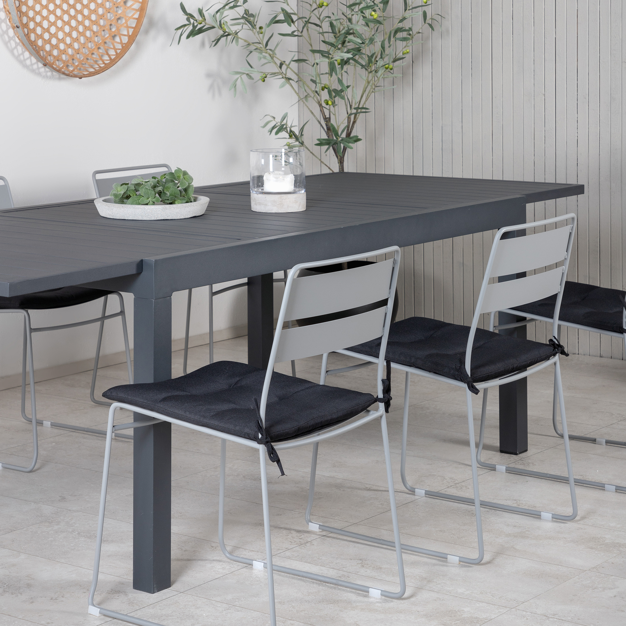 MarbellaTable160/240-Black/Black+LinaDiningChair-Grey_6 Grå