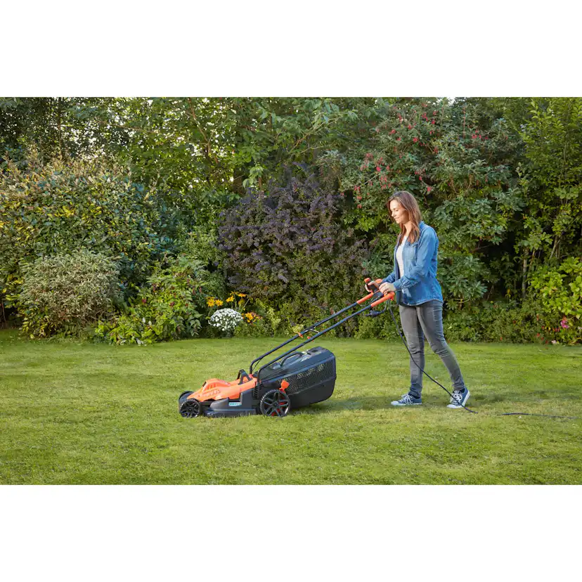 Gräsklippare Black & Decker BEMW471Bh 38Cm 1600W