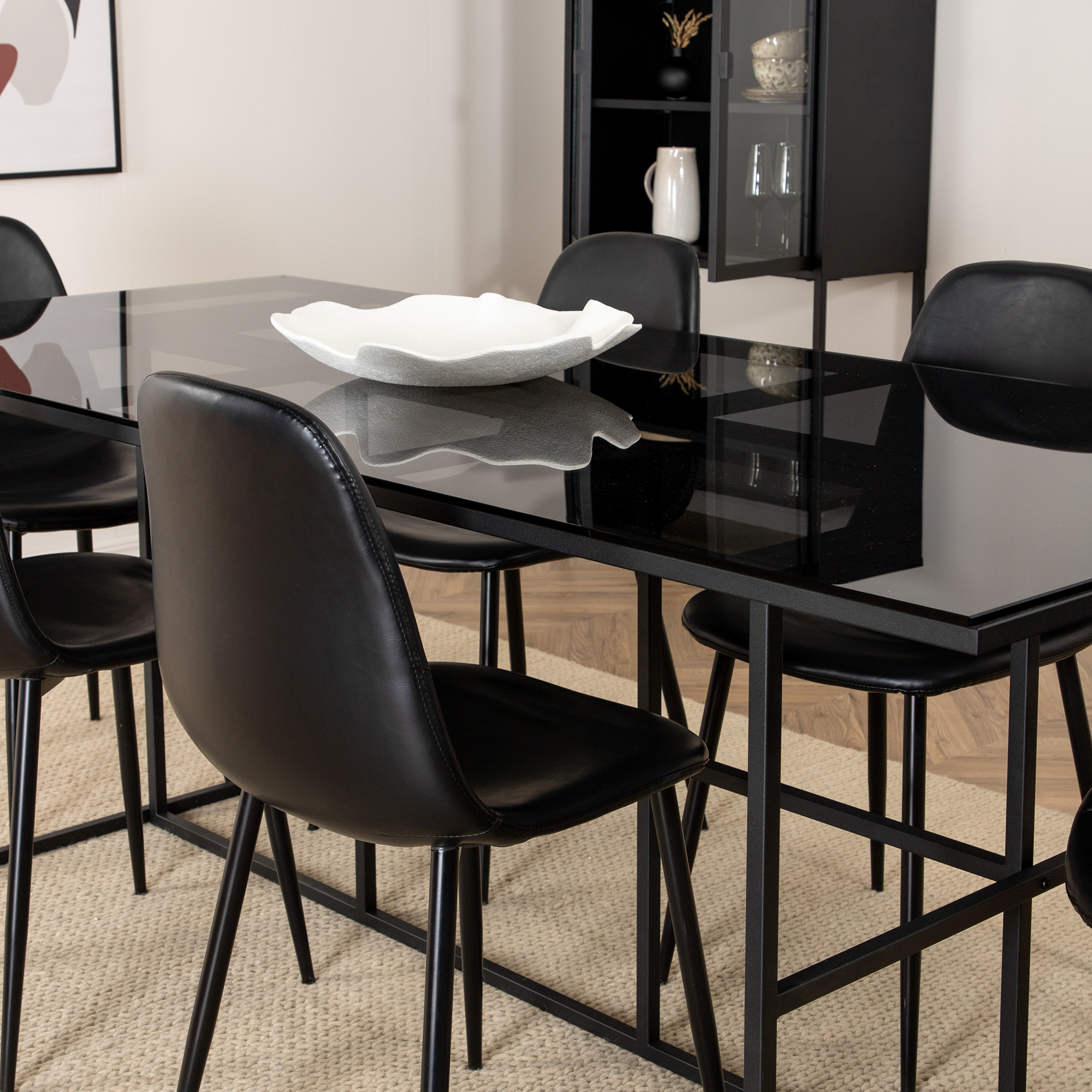 Matgrupp Venture Home Lund med 6 Pobbie Stolar