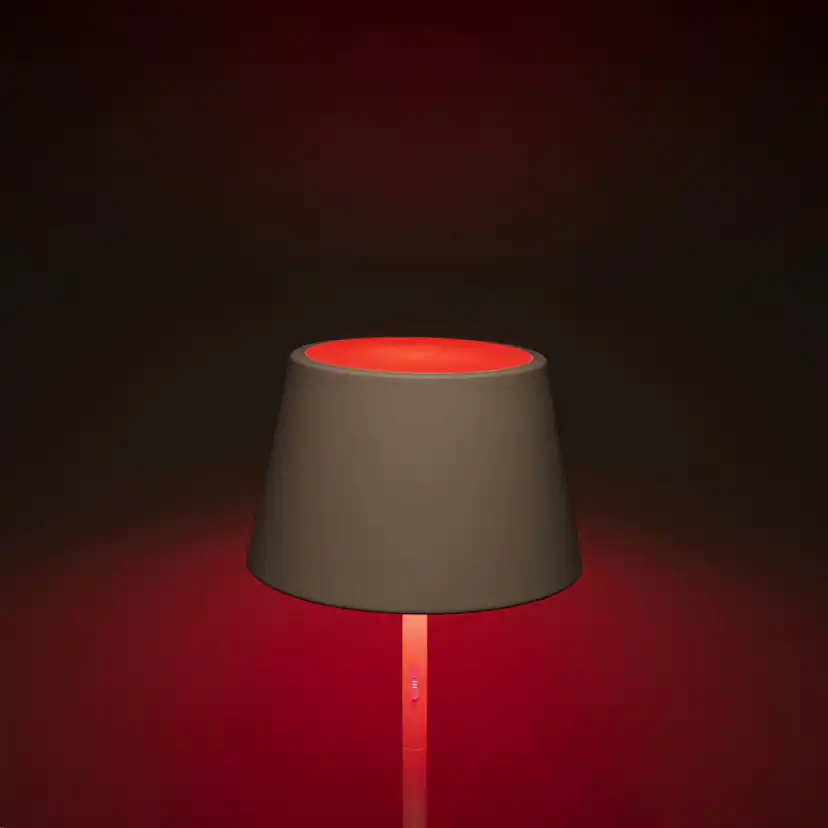 Golvlampa Gnosjö Konstsmide Pomezia USB