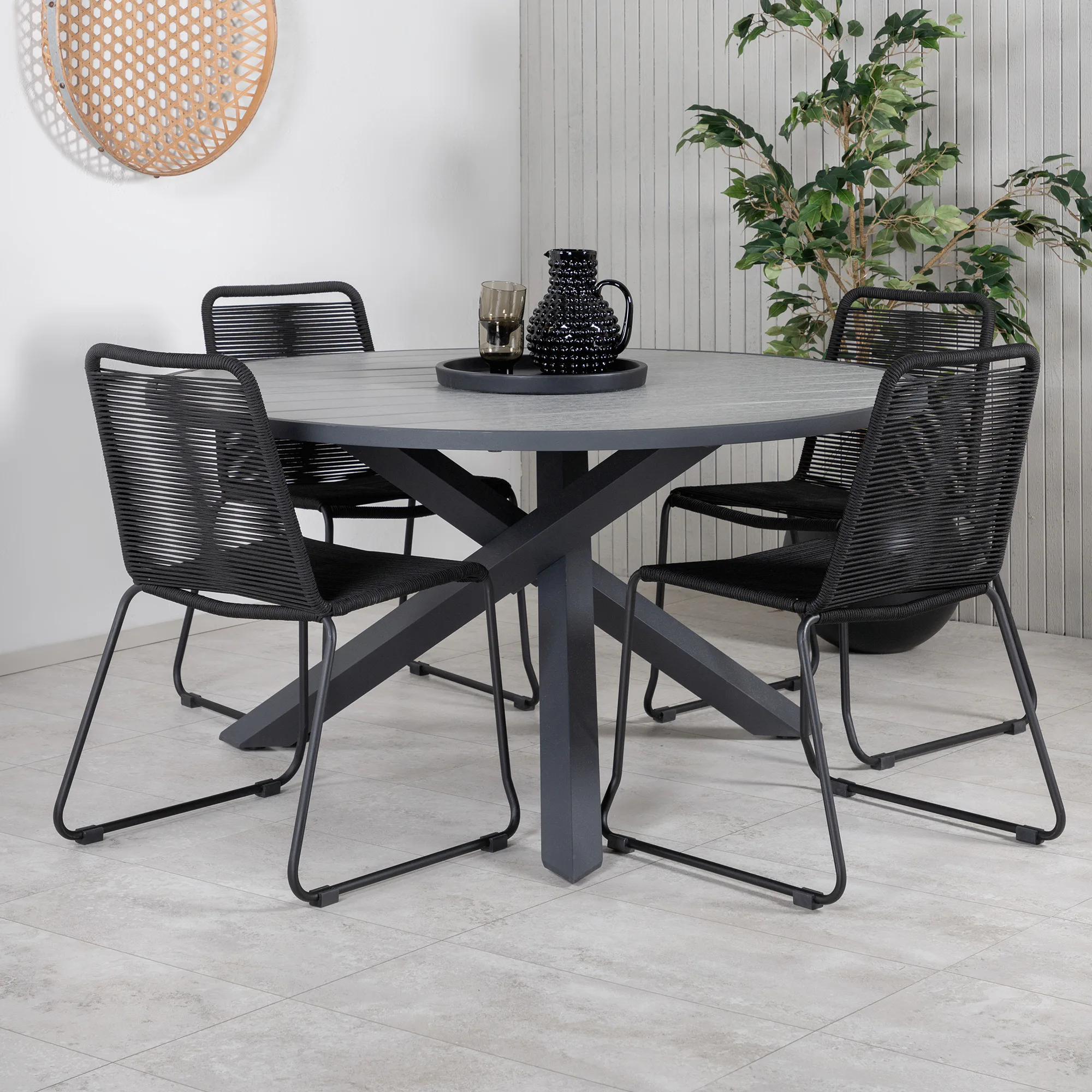 Matgrupp Venture Home Pincy med 4 Leon Stapelbara Matstolar