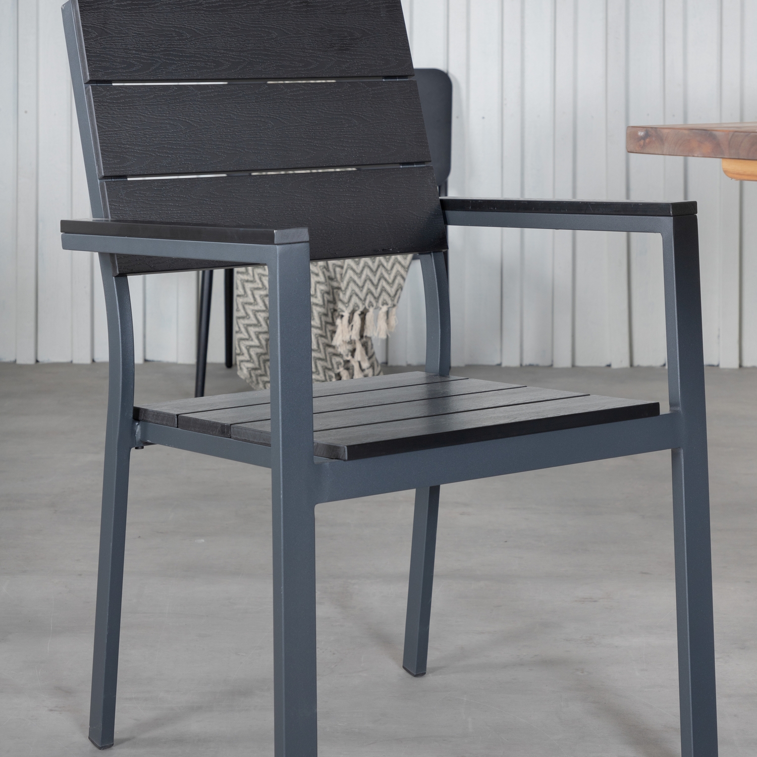 Matgrupp Venture Home Doni med 6 Lede Stapelbara Matstolar